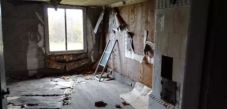 Why Selling a Distressed House Through Traditional Methods Fails in San Juan